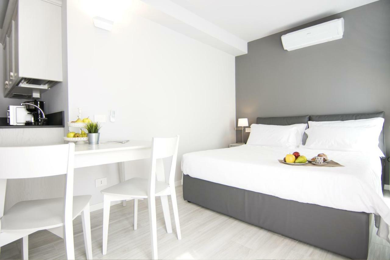 La Quadra Suites - Central Apartments In Iseo With Daily Housekeeping Exterior foto